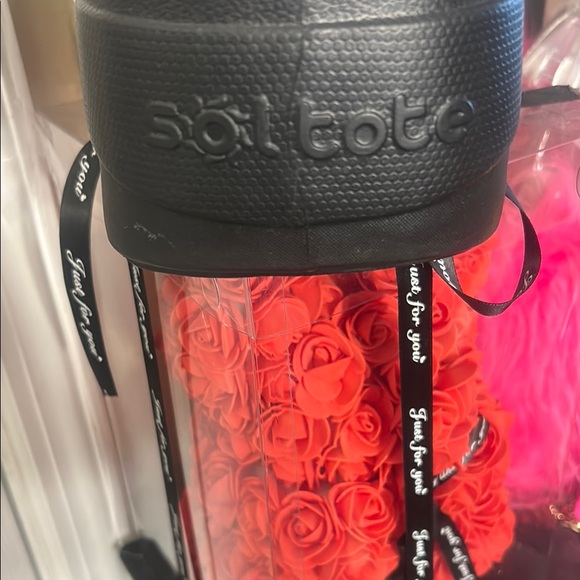 Black Handbag with Unique Design sol tote rubber - Picture 2 of 4